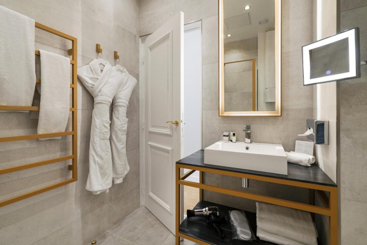 Vestay Montaigne París Exterior foto